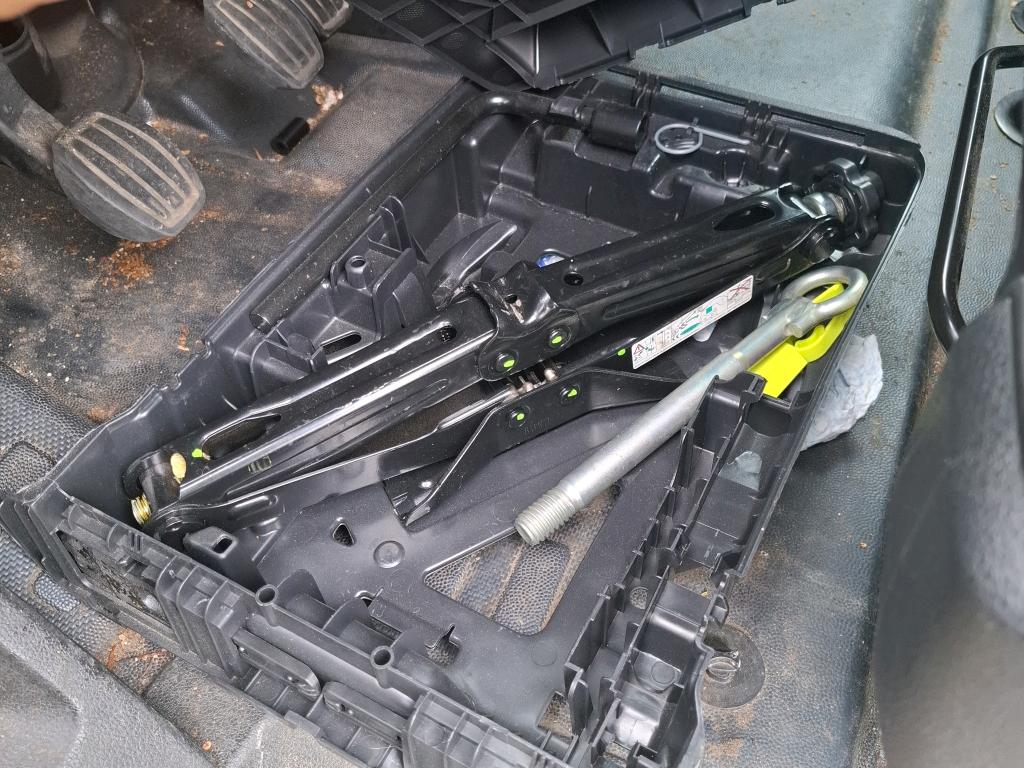 Peugeot EXPERT FGN TOLE STANDARD 1.5 BLUEHDI 120 S&S BVM6 ASPHALT 2021