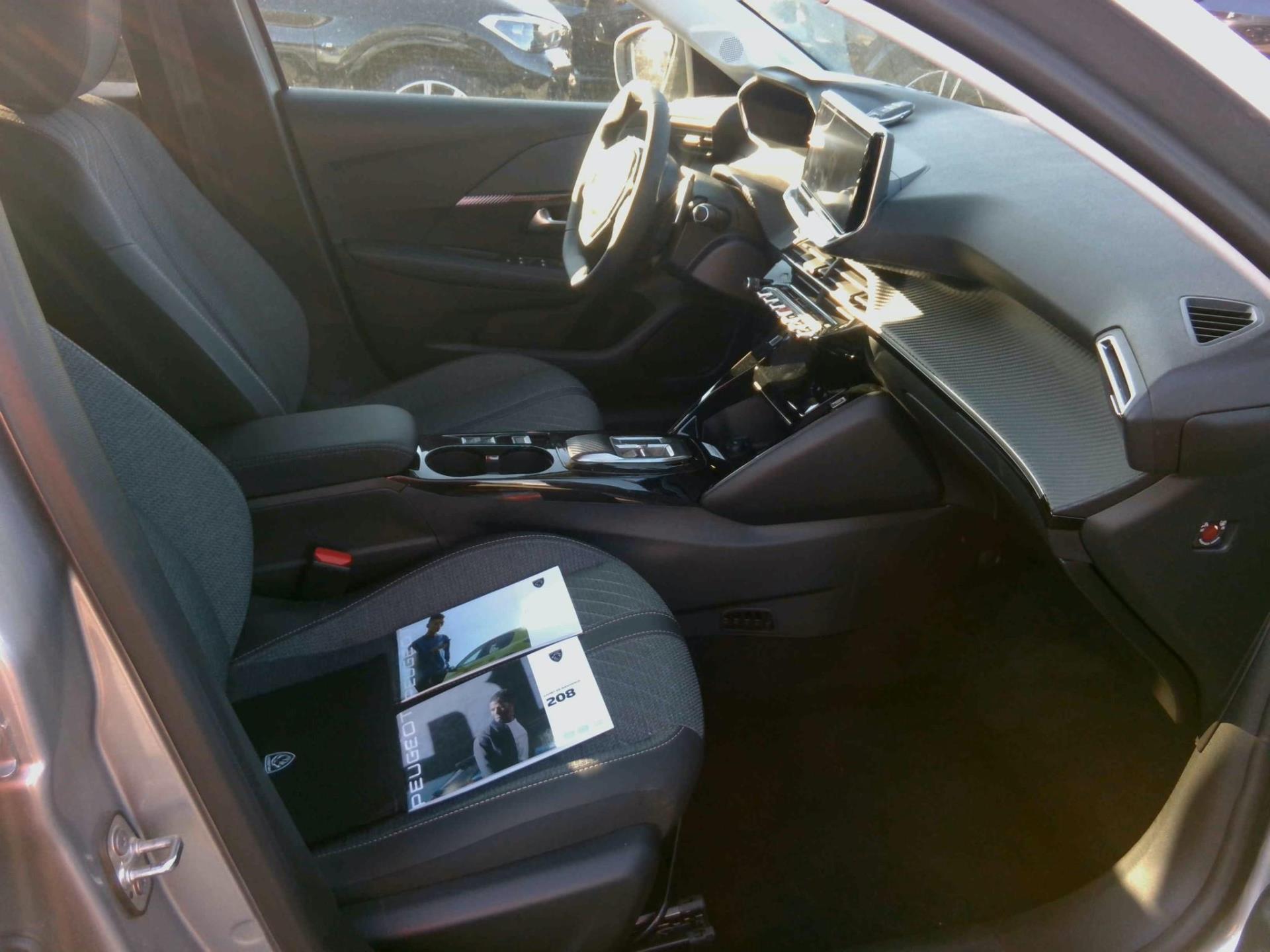Peugeot 208 Hybrid 100 e-DCS6 Allure 2024