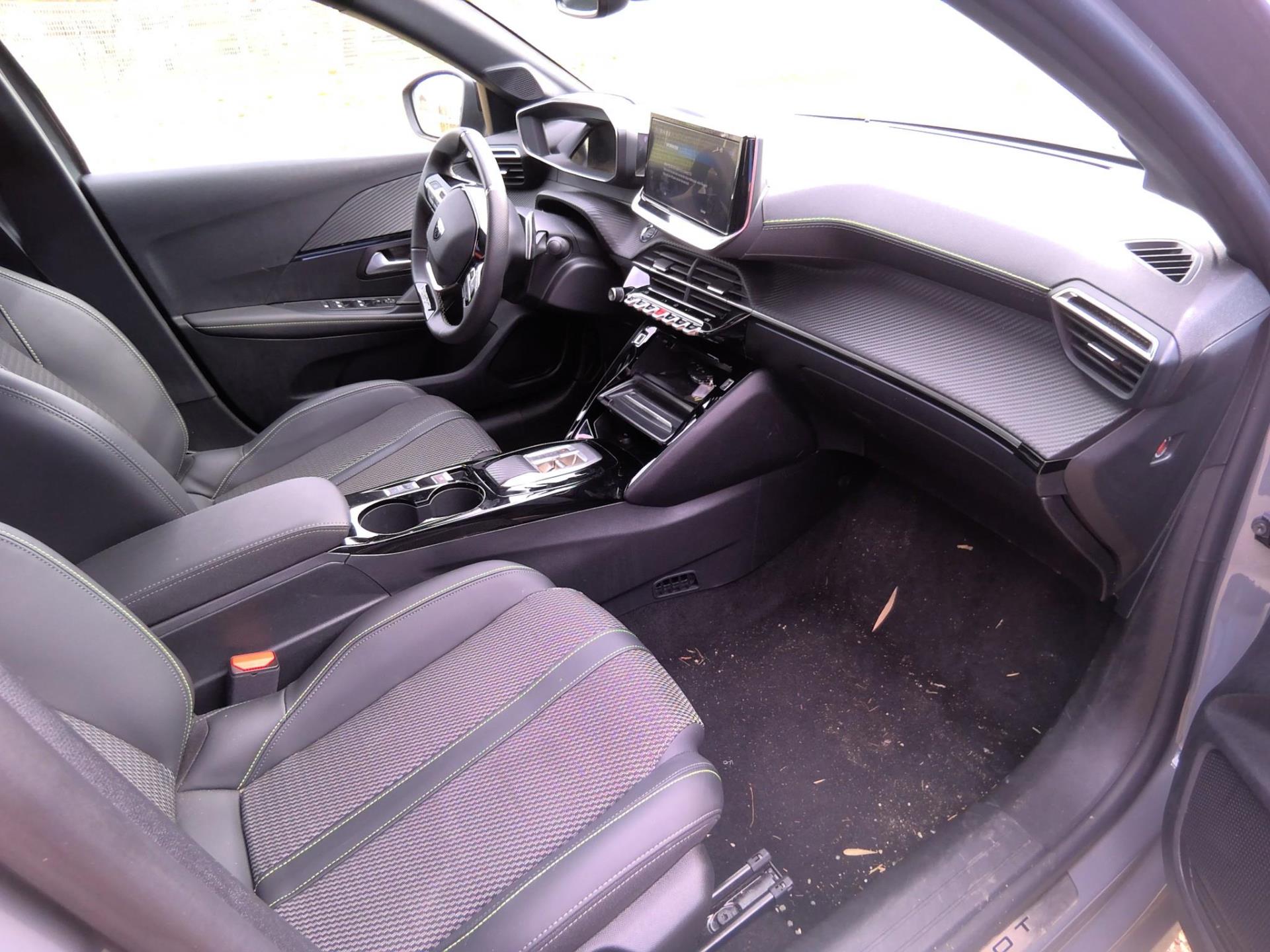 Peugeot 208 Hybrid 110 e-DCS6 GT 2025