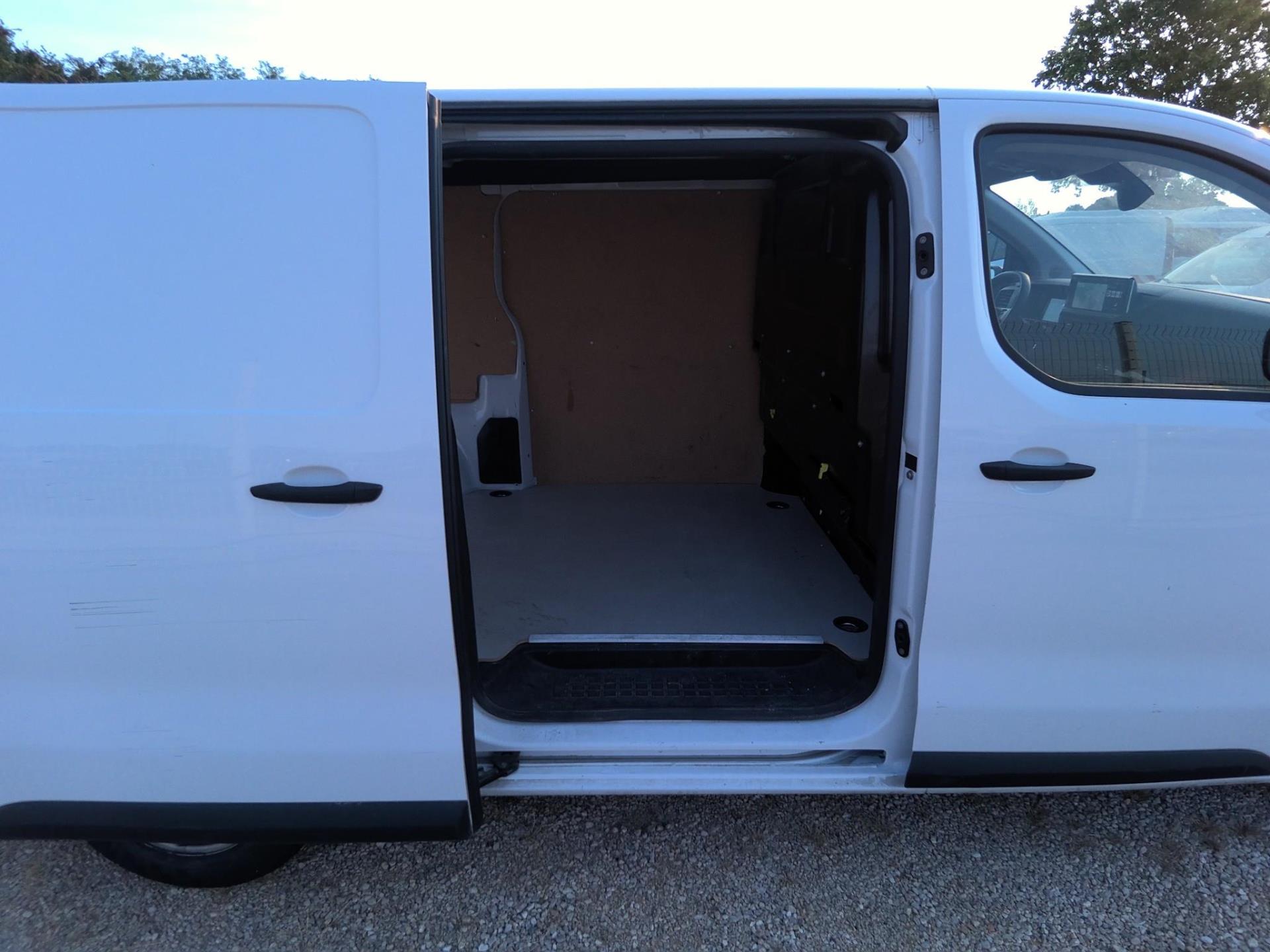 Opel VIVARO FGN TAILLE M BLUEHDI 145 BVM6 2024