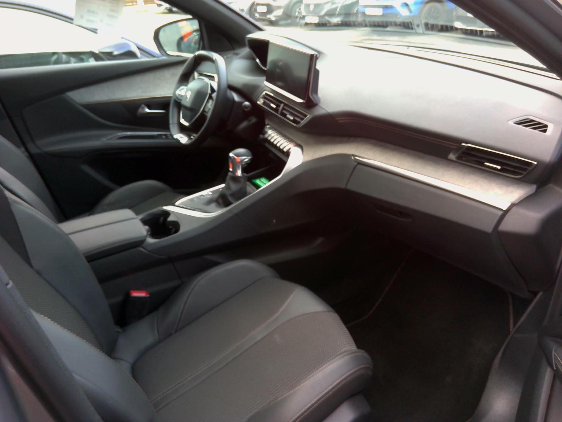 Peugeot 5008 PureTech 130ch S&S BVM6 GT 2023