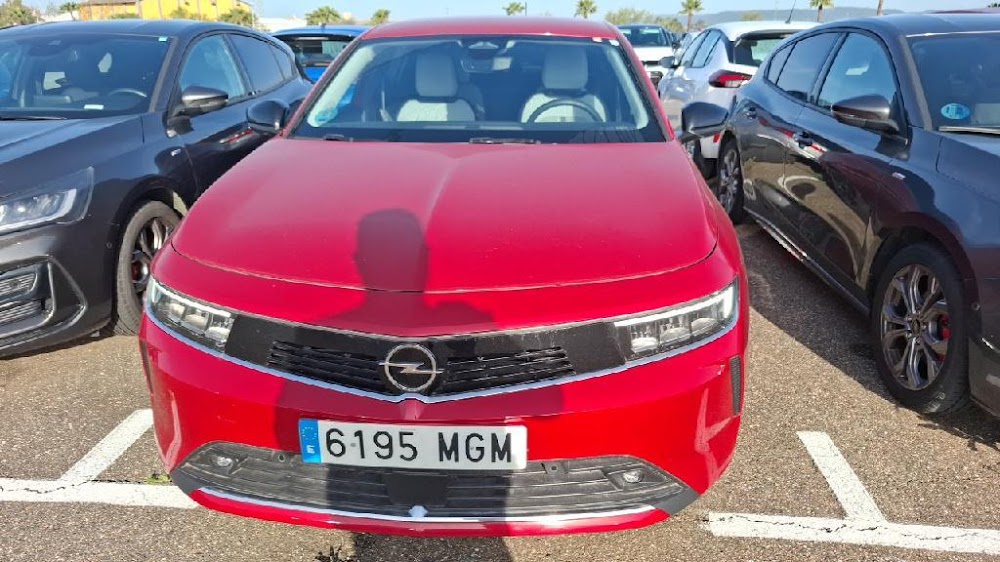 Opel Astra Nuevo Astra 5P Elegance 1.2T XHT MT6 S/S 130 HP (96kW)