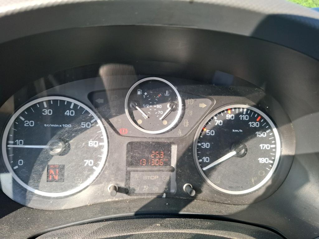 Peugeot PARTNER FOURGON STANDARD 1.6 BLUEHDI 100 S&S BMP6 PREMIUM PACK 2018