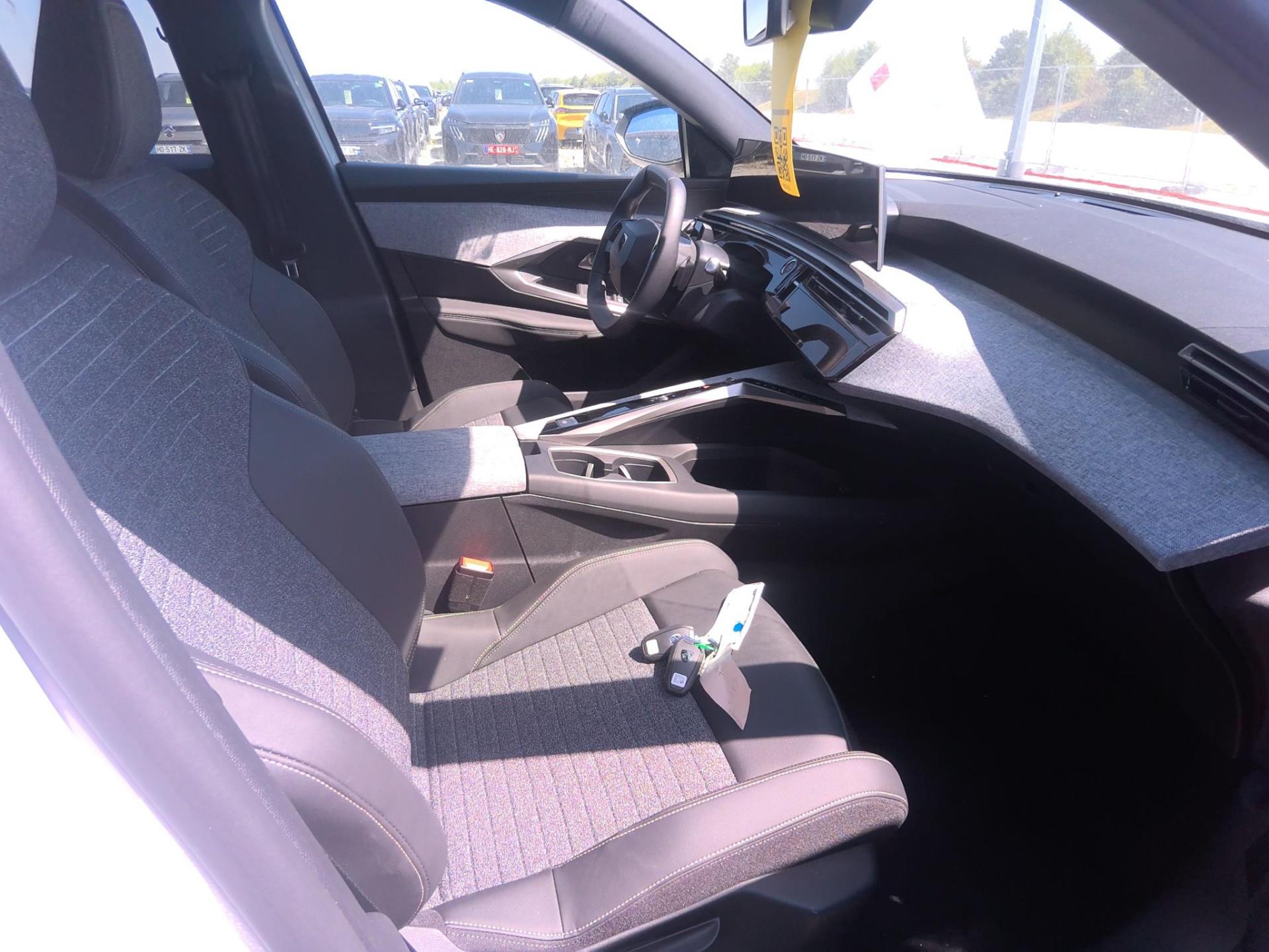 Peugeot 3008 Plug-in Hybrid 195 e-DCS7 Allure 2025