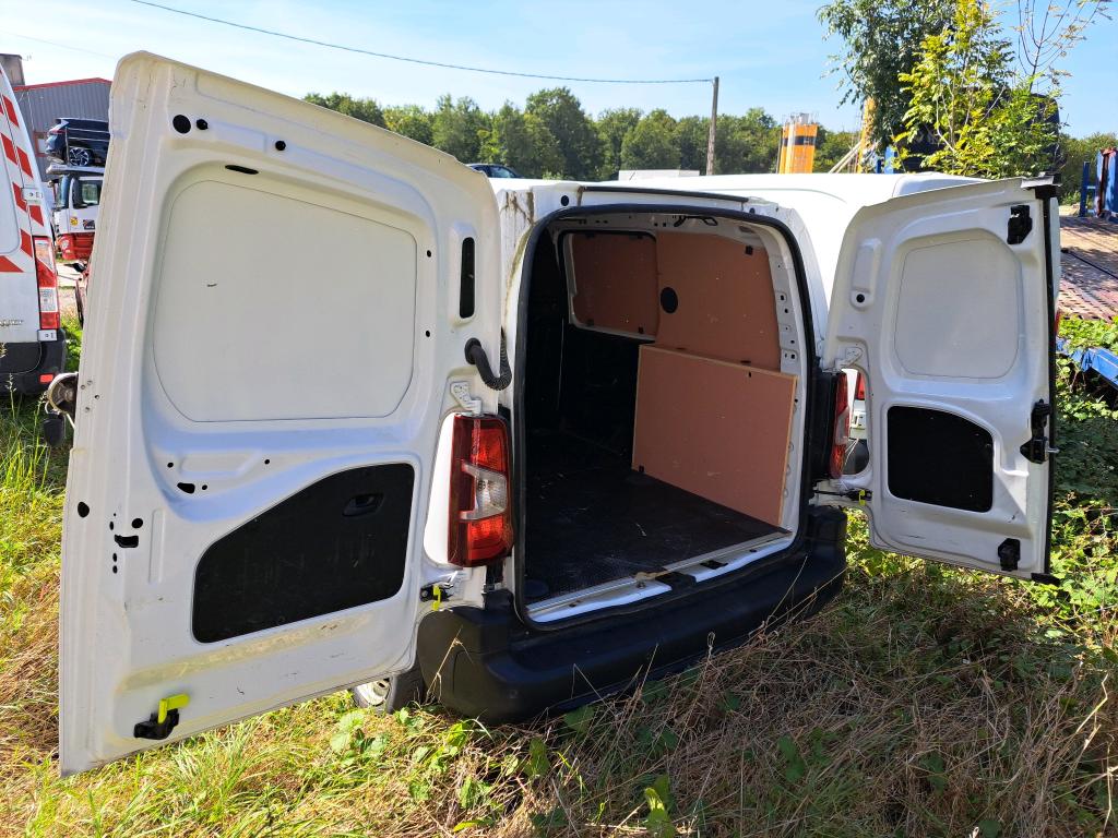 Peugeot PARTNER FOURGON STANDARD 650 KG BLUEHDI 100 S&S BVM5 ASPHALT 2021