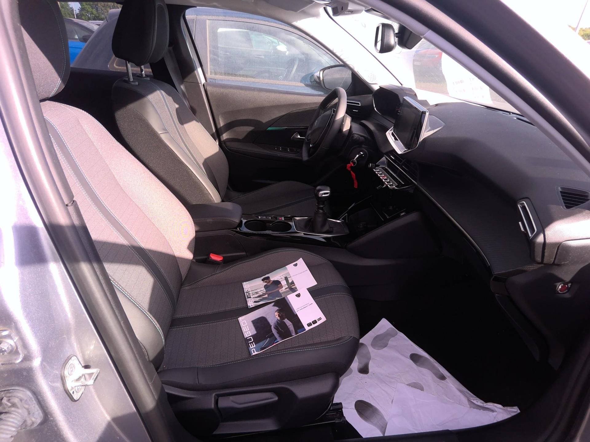Peugeot 2008 PureTech 130 S&S BVM6 Allure 2022