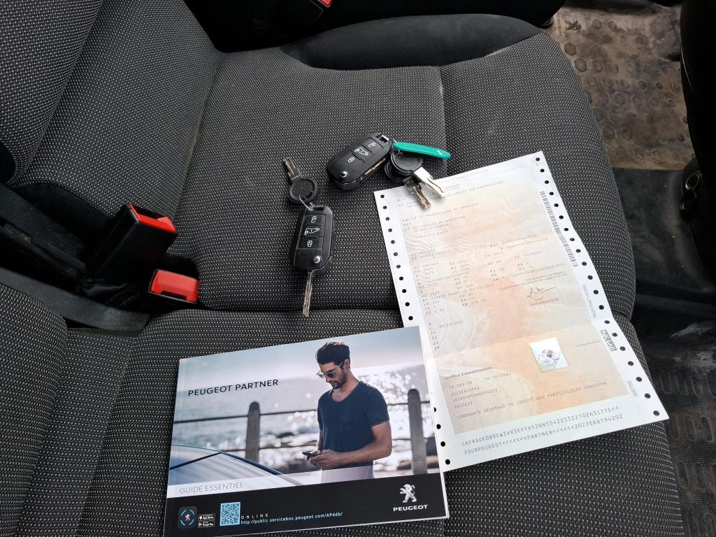 Peugeot PARTNER FOURGON STANDARD 650 KG BLUEHDI 100 S&S BVM6 PREMIUM 2022