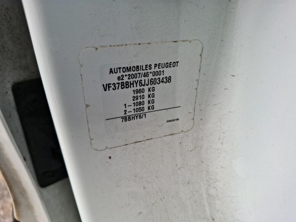 Peugeot PARTNER FOURGON STANDARD 1.6 BLUEHDI 100 BVM5 PREMIUM 2018