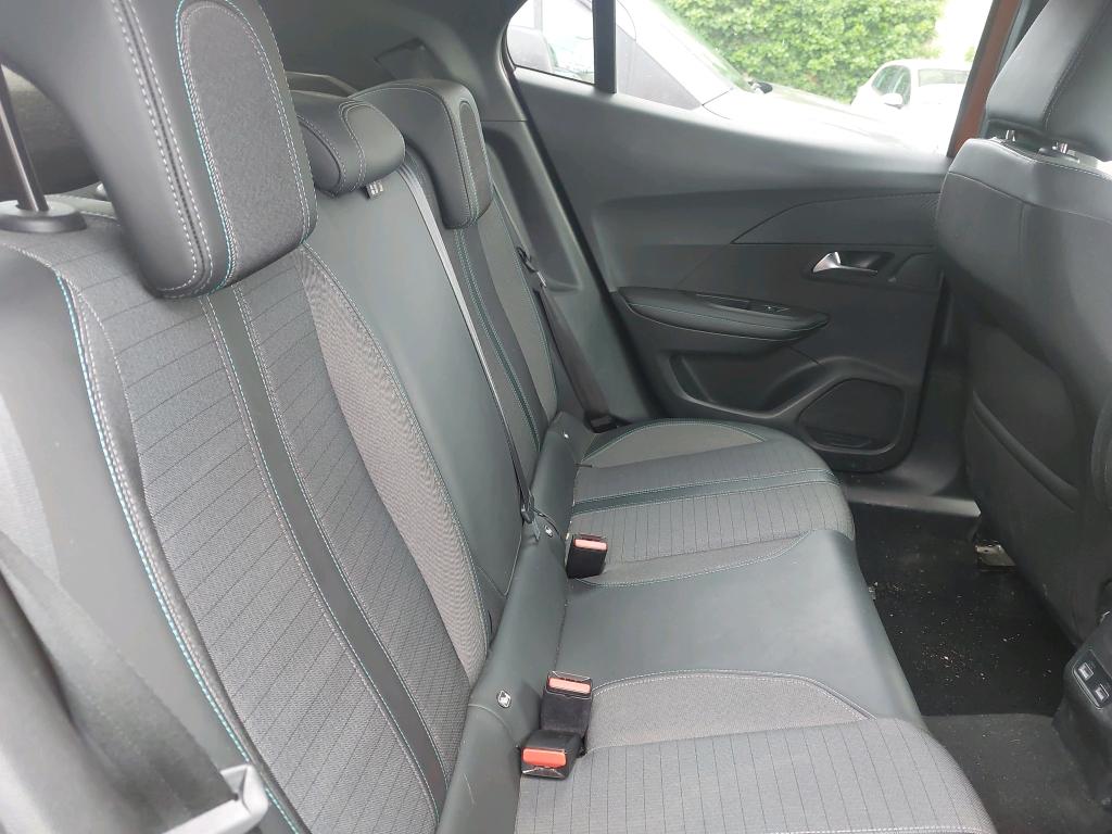 Peugeot 2008 PureTech 130 S&S EAT8 Allure Pack 2022