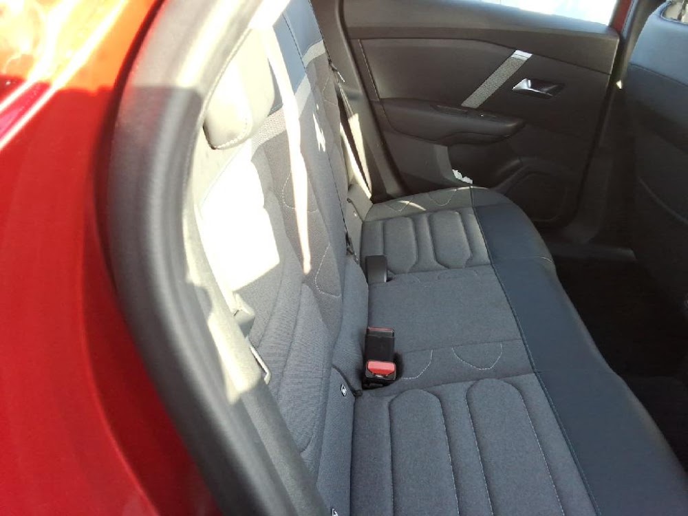 Foto Citroën C4 X 11