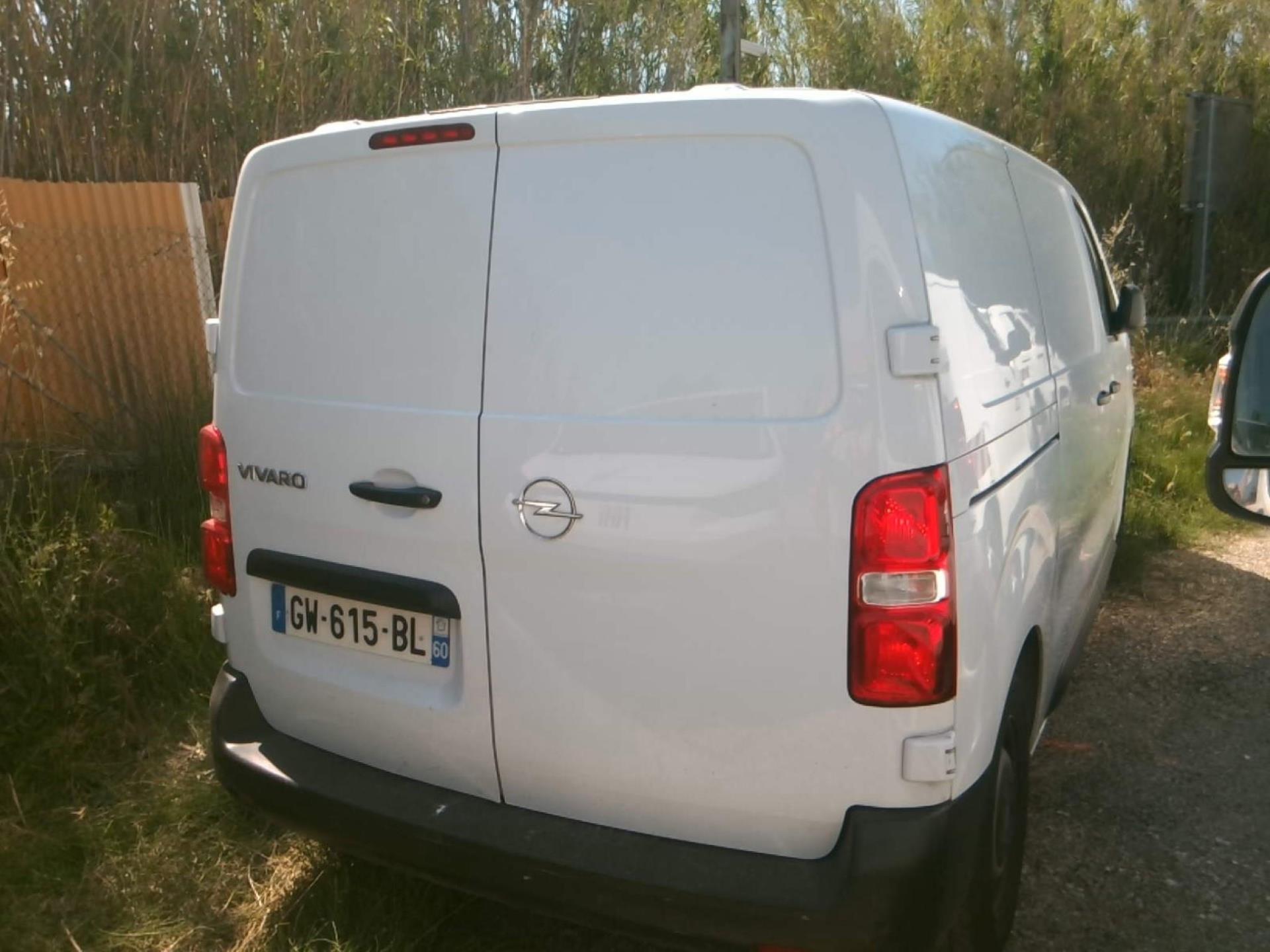 Opel VIVARO FGN TAILLE M BLUEHDI 145 BVM6  2024