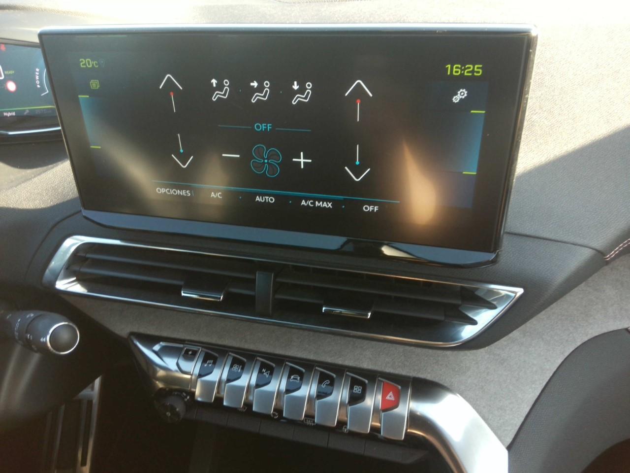 Foto Peugeot 3008 Hybrid 8
