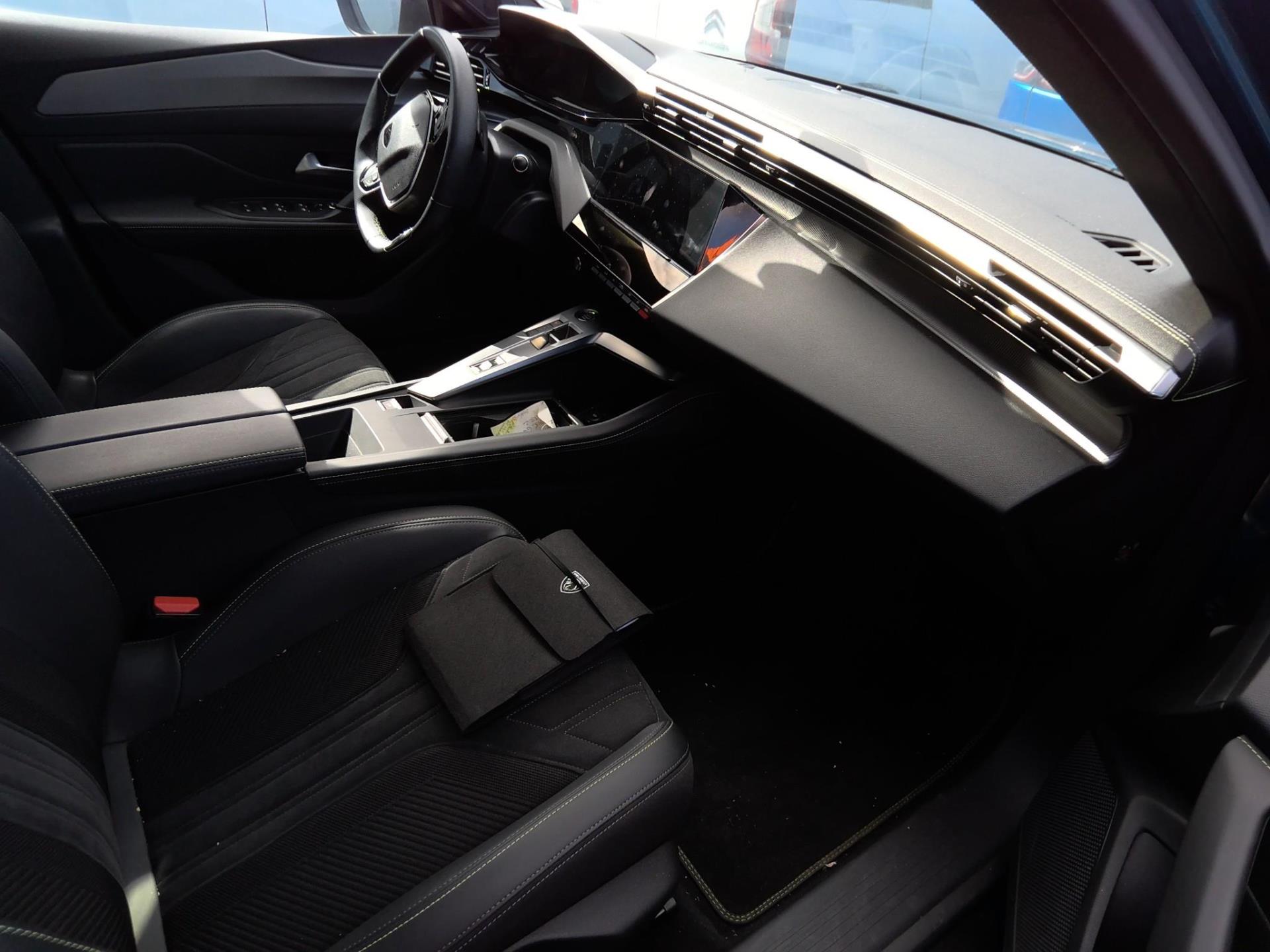 Peugeot 408 PHEV 225 e-EAT8 GT 2023