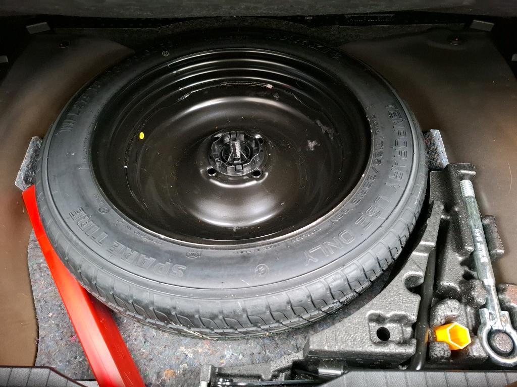 Peugeot 2008 BlueHDi 130 S&S EAT8 Allure 2021