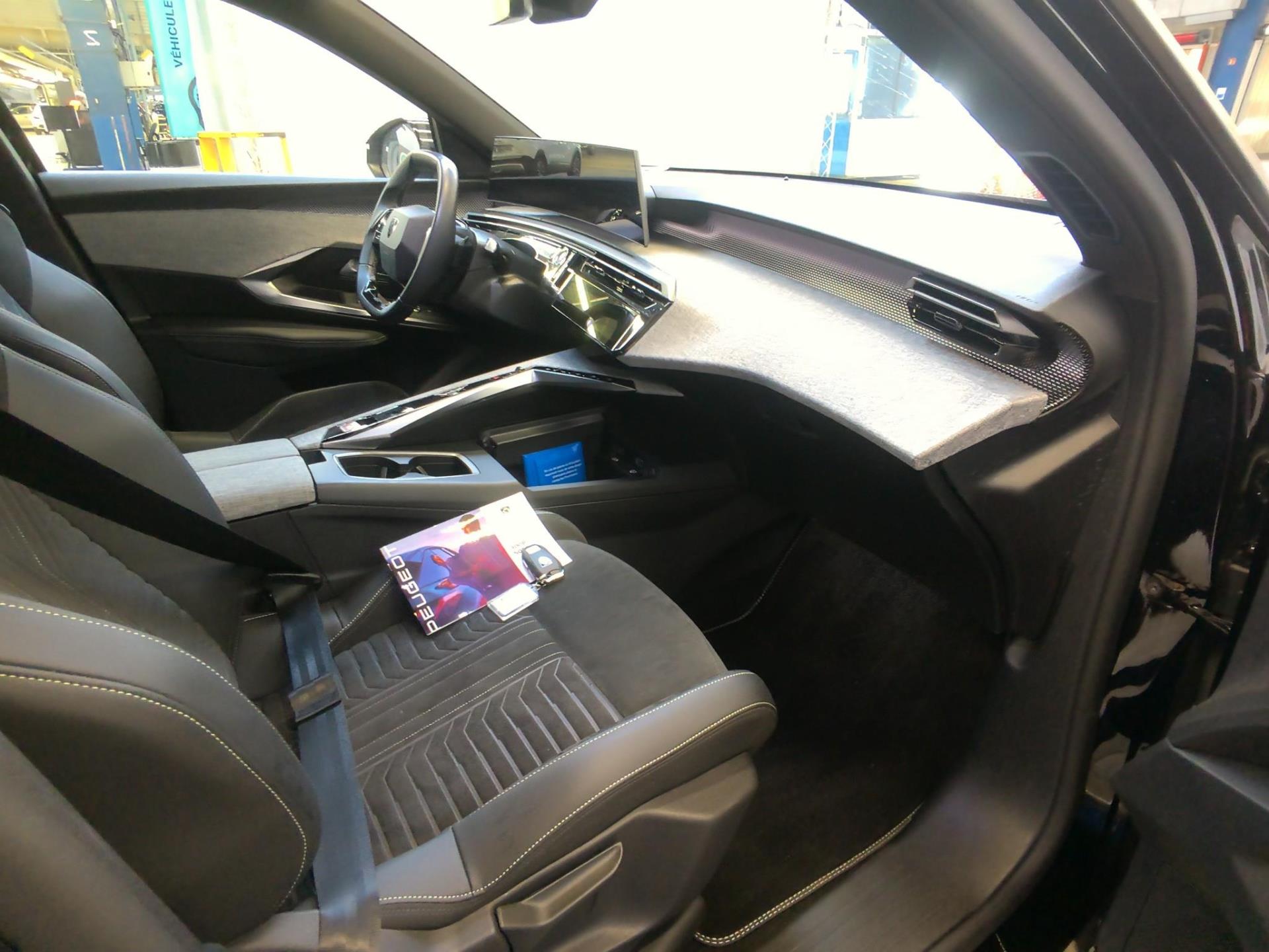 Peugeot 3008 Plug-in Hybrid 195 e-DCS7 GT 2025