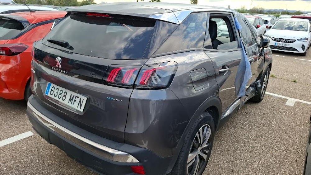 Foto Peugeot 3008 Hybrid 6