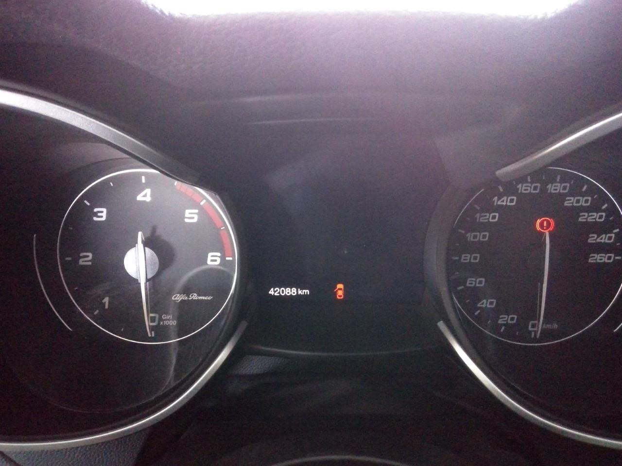 Foto Alfa Romeo Stelvio 4