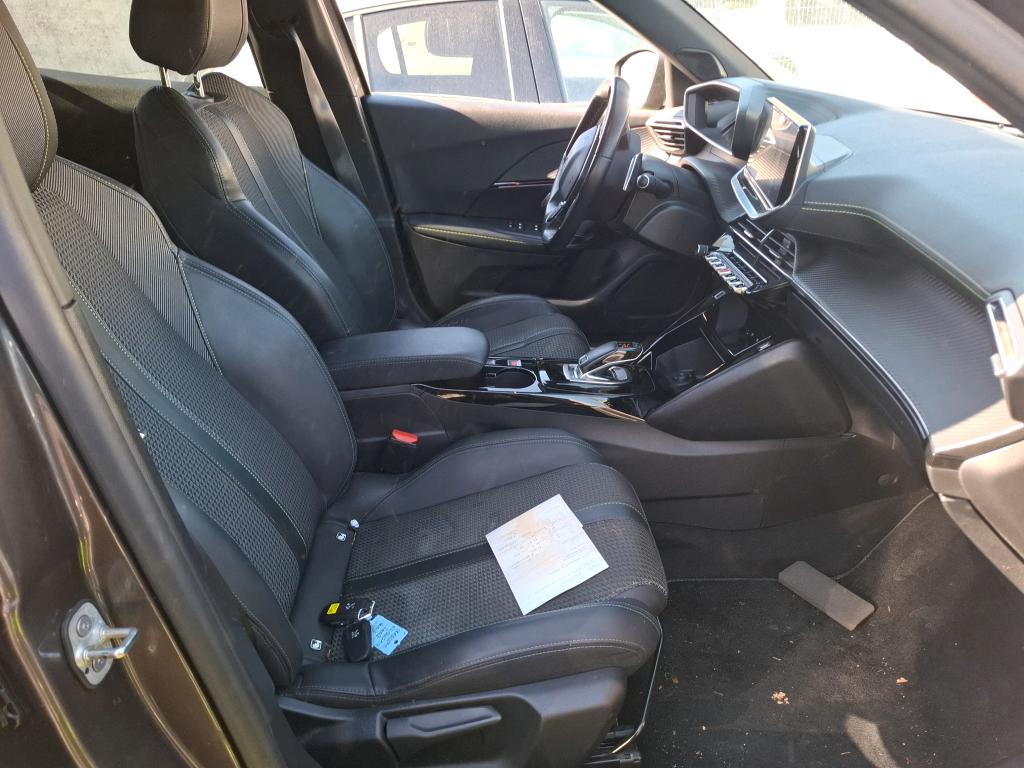 Peugeot 2008 PureTech 130 S&S EAT8 GT 2021