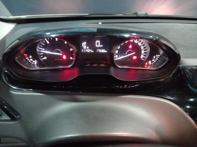 Foto Peugeot 208 8
