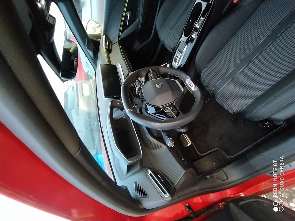 Foto Peugeot 208 9