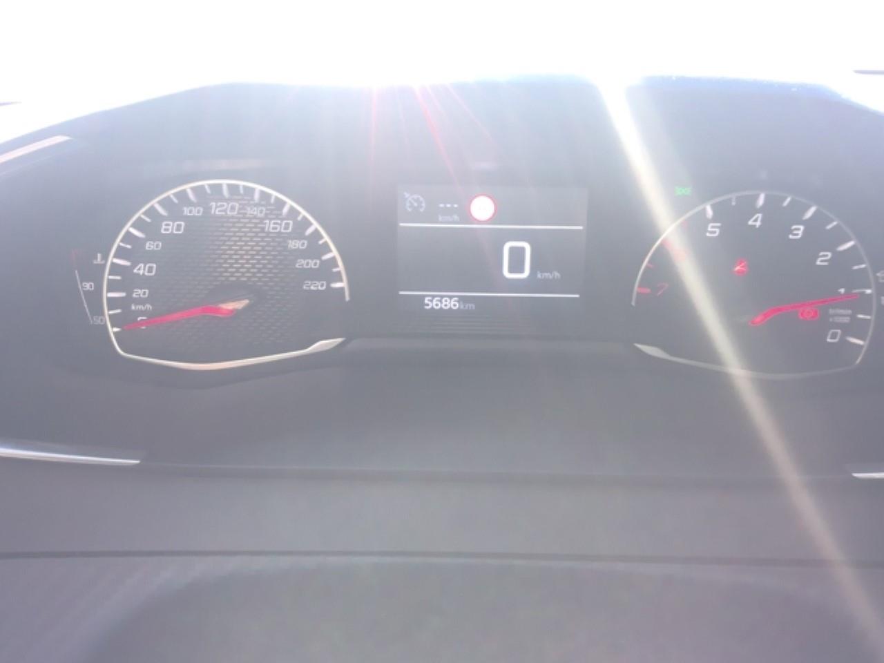 Foto Peugeot 208 5