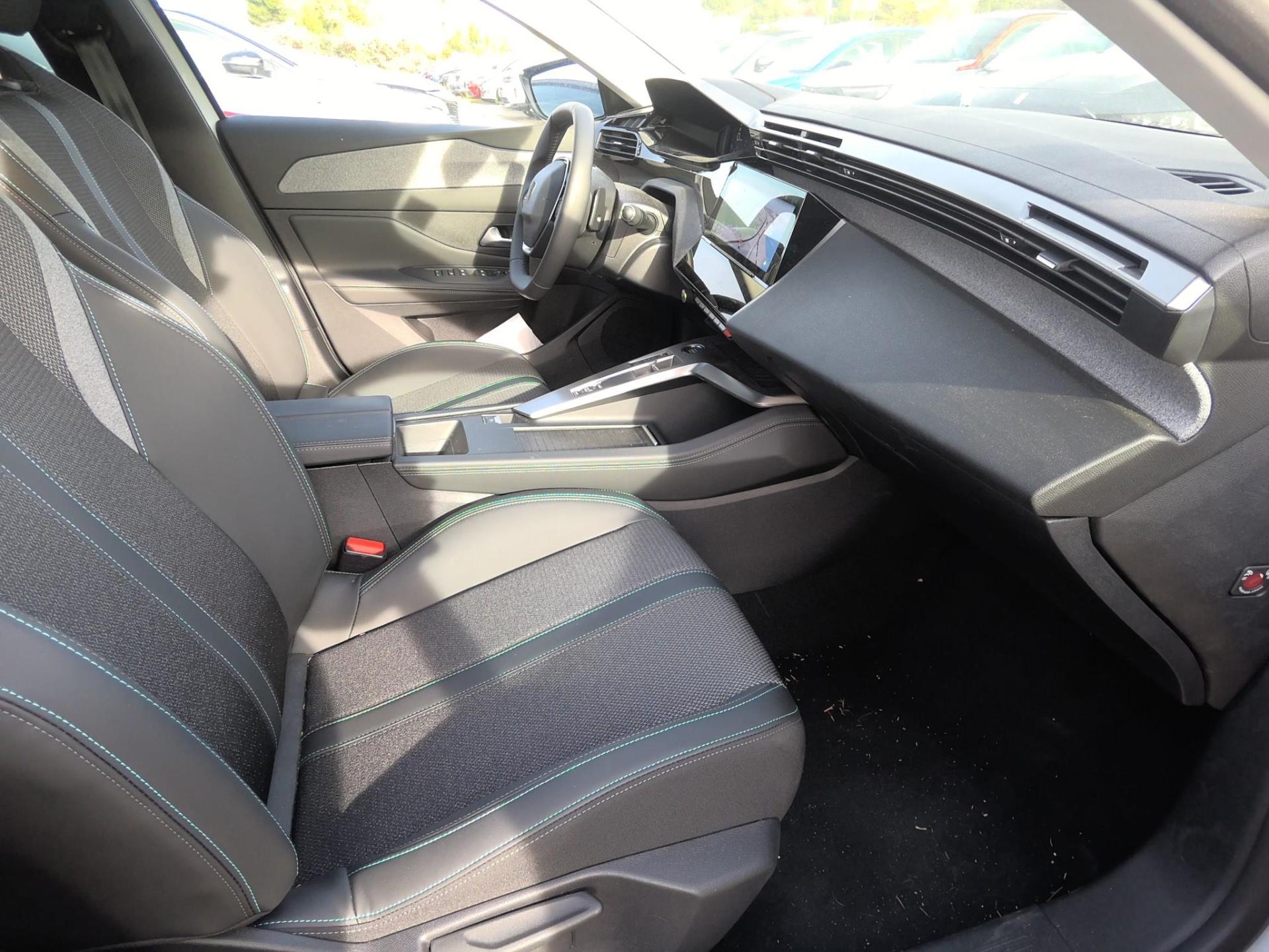 Peugeot 308 PHEV 180 e-EAT8 Allure 2024