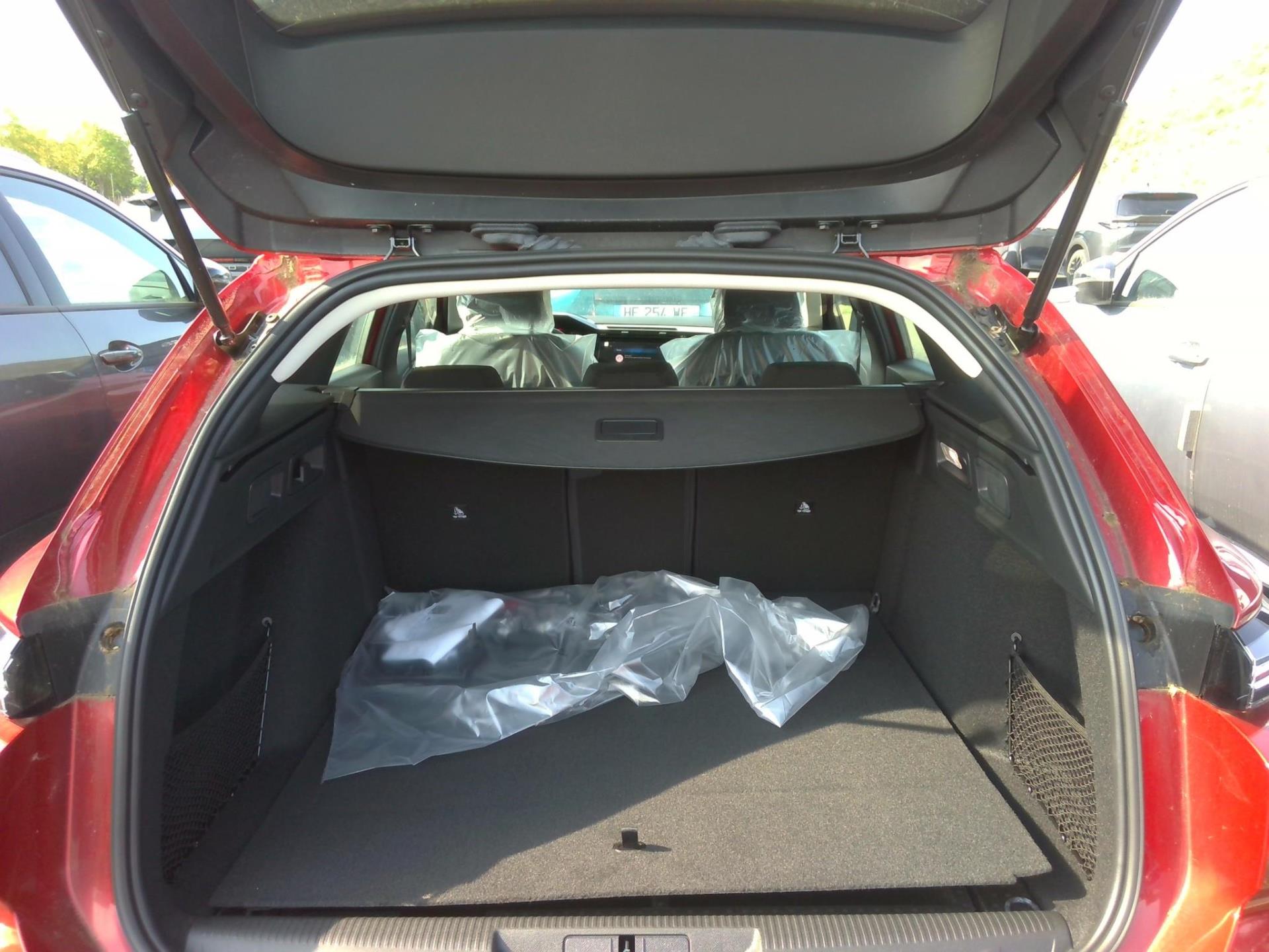 Peugeot 308 SW Hybrid 136 e-DCS6 Active Pack 2024