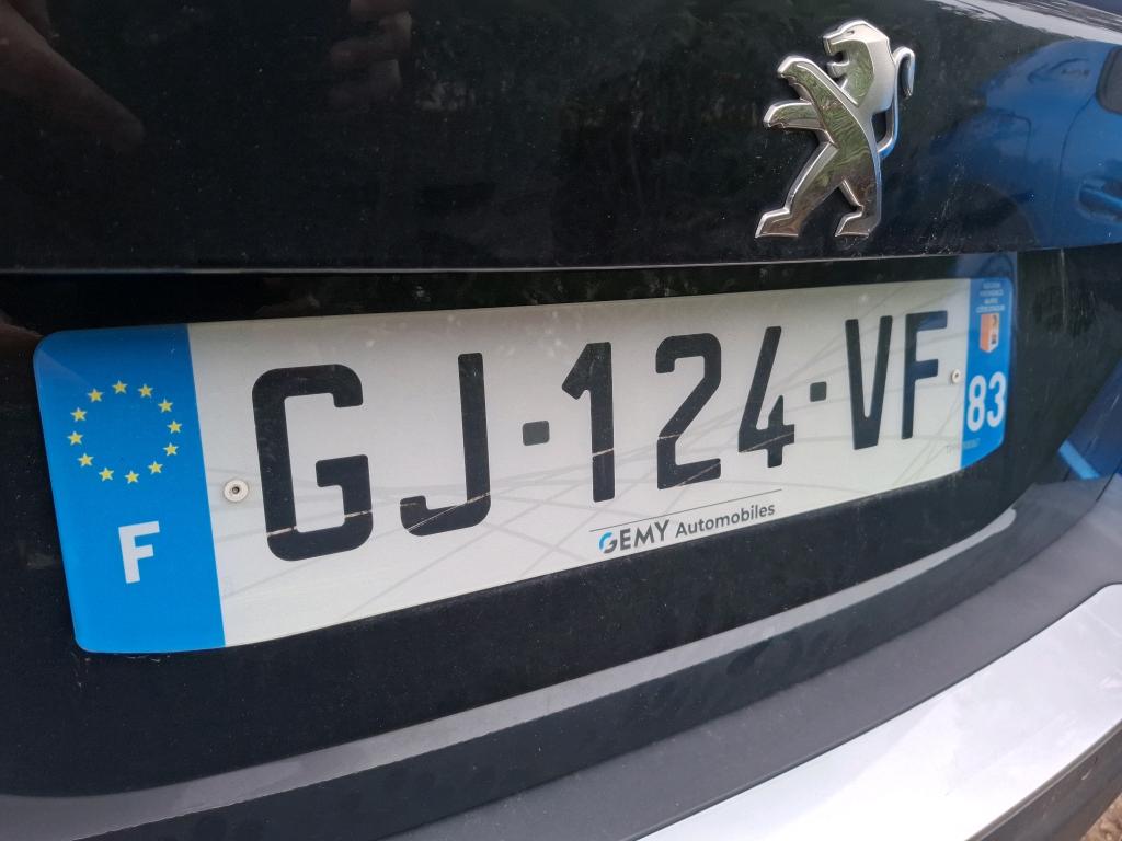 Peugeot 2008 BlueHDi 130 S&S EAT8 Allure 2022