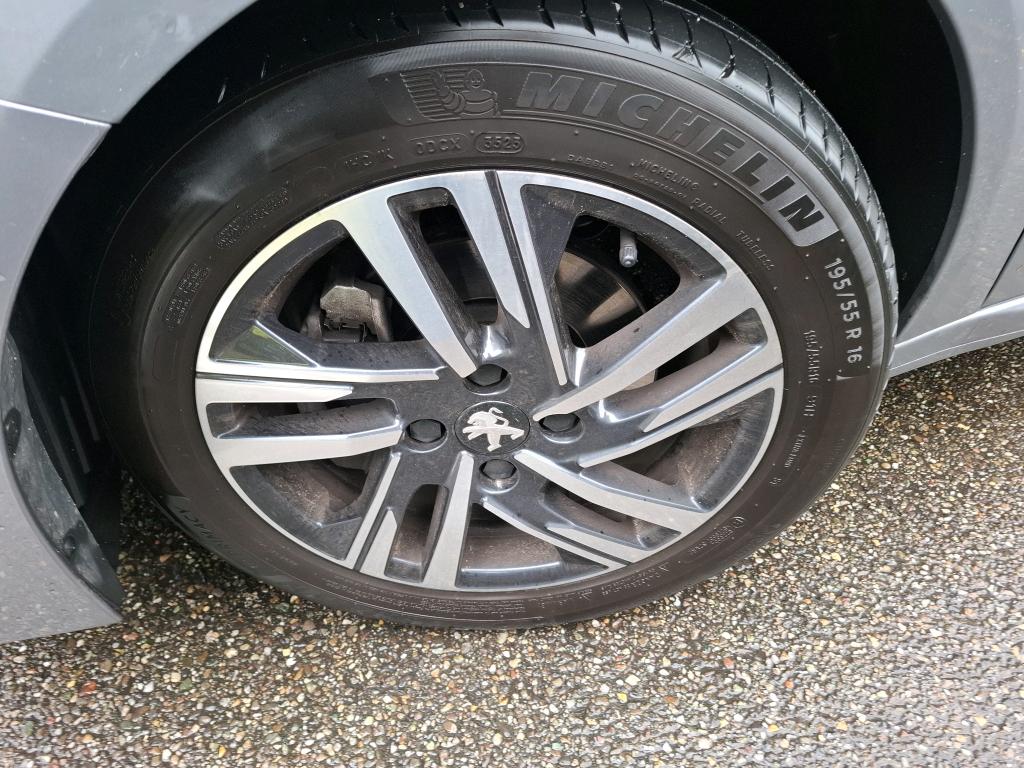 Peugeot 208 PureTech 100 S&S BVM6 Style 2023