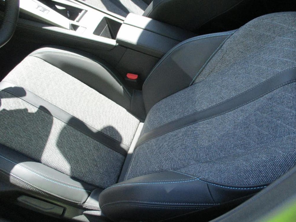 Foto Peugeot 408 10
