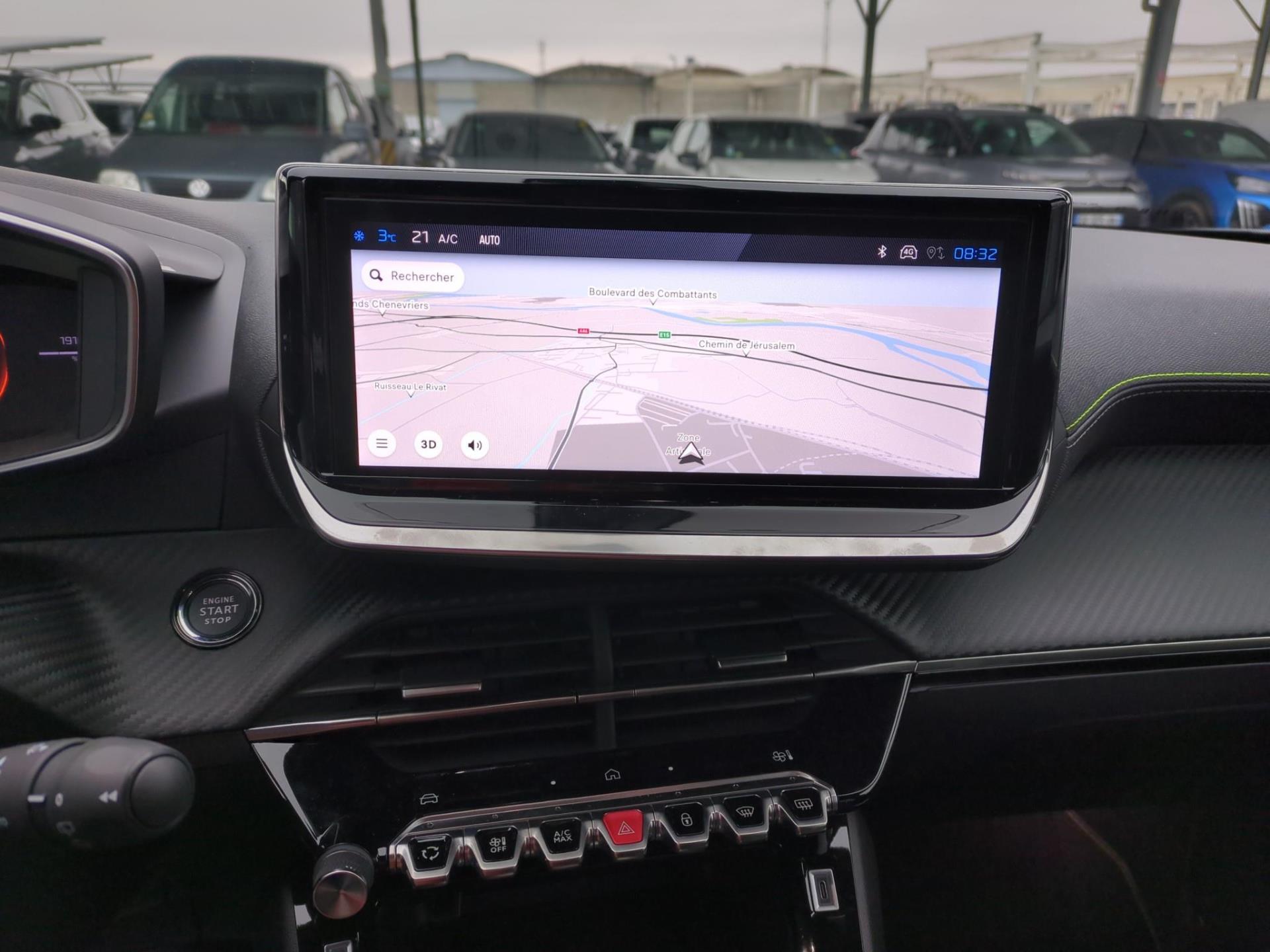 Peugeot 2008 Hybrid 136 e-DCS6 GT 2025