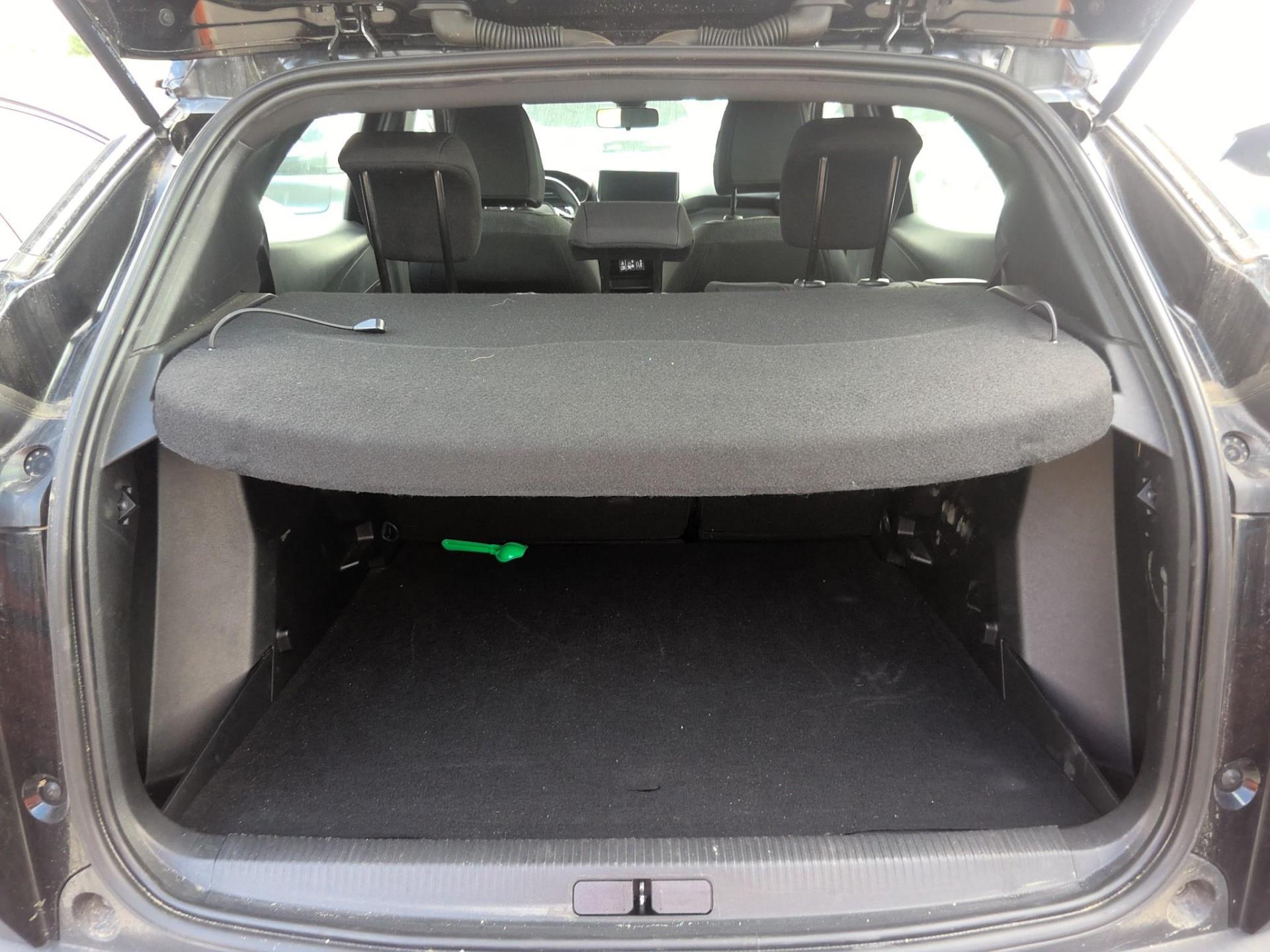 Peugeot 2008 Hybrid 136 e-DCS6 Style 2025
