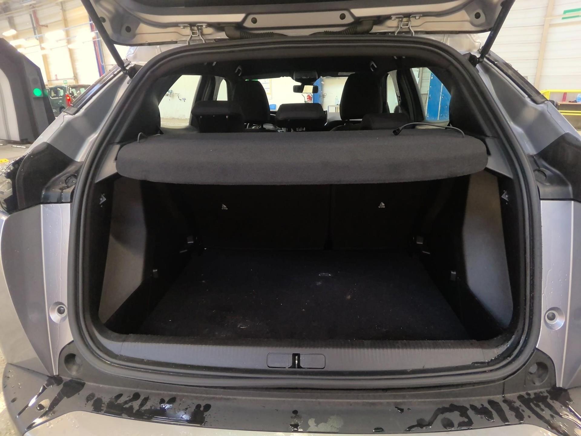 Peugeot 2008 Hybrid 136 e-DCS6 Style 2025