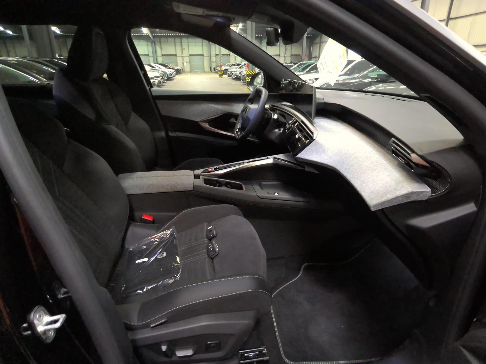 Peugeot 5008 Hybrid 145 ch e-DCS6 GT 2025