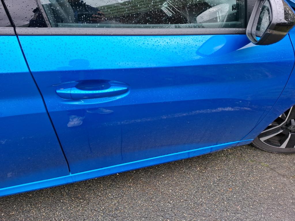 Peugeot 208 Hybrid 136 e-DCS6 Allure 2025