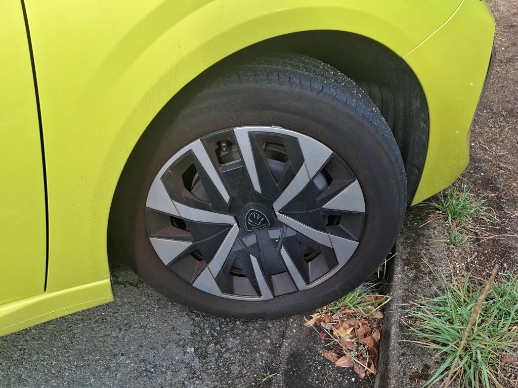 Peugeot 208 Hybrid 110 ch e-DCS6 Style 2025