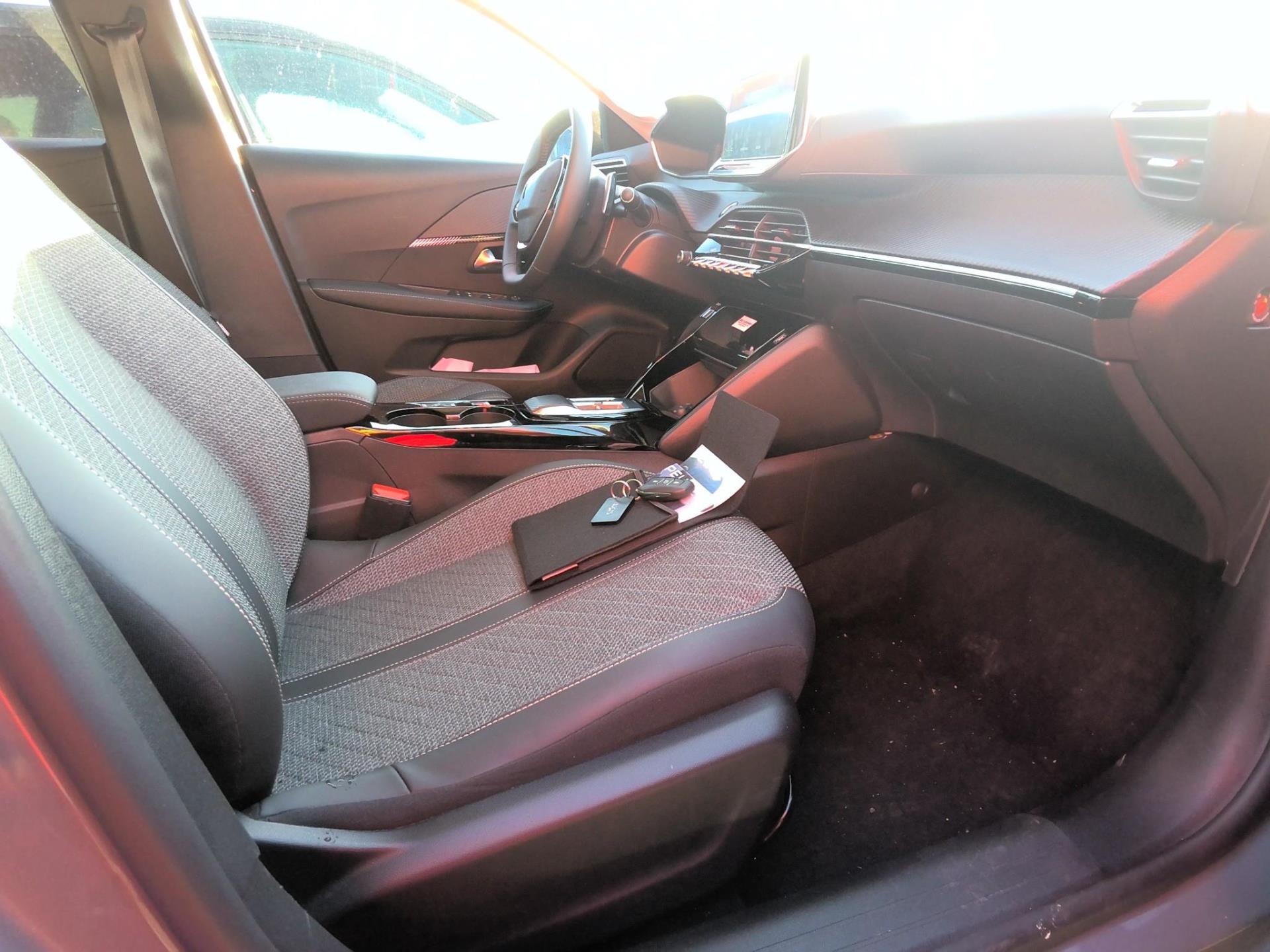 Peugeot 208 Hybrid 100 e-DCS6 Allure 2024