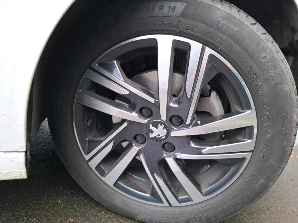 Peugeot 208 PureTech 100 S&S BVM6 Style 2023