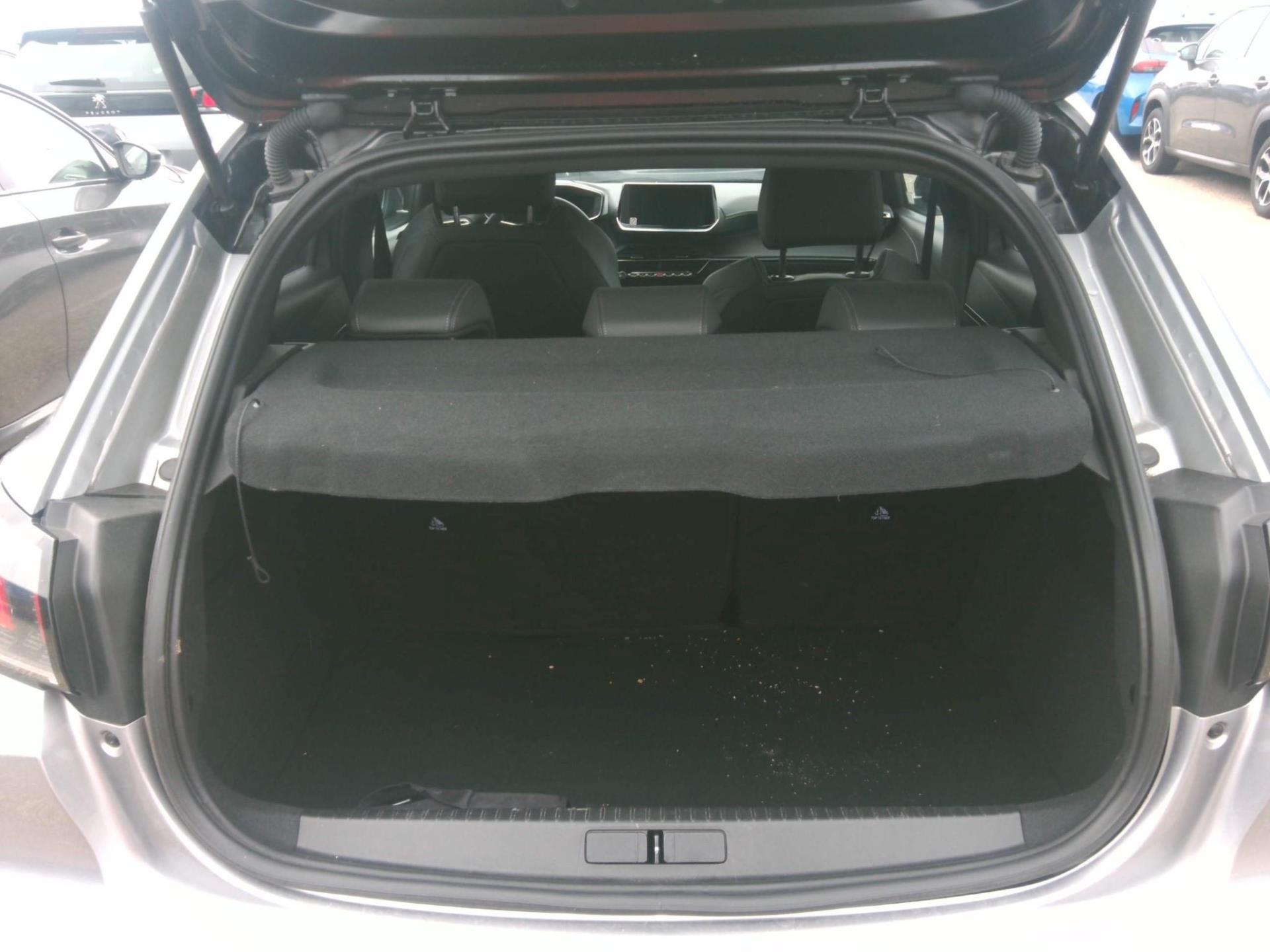 Peugeot 208 BlueHDi 100 S&S BVM6 GT 2023