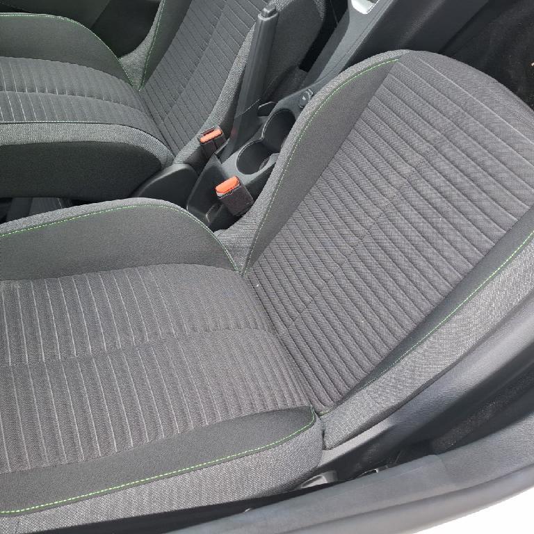 Foto Peugeot 208 11
