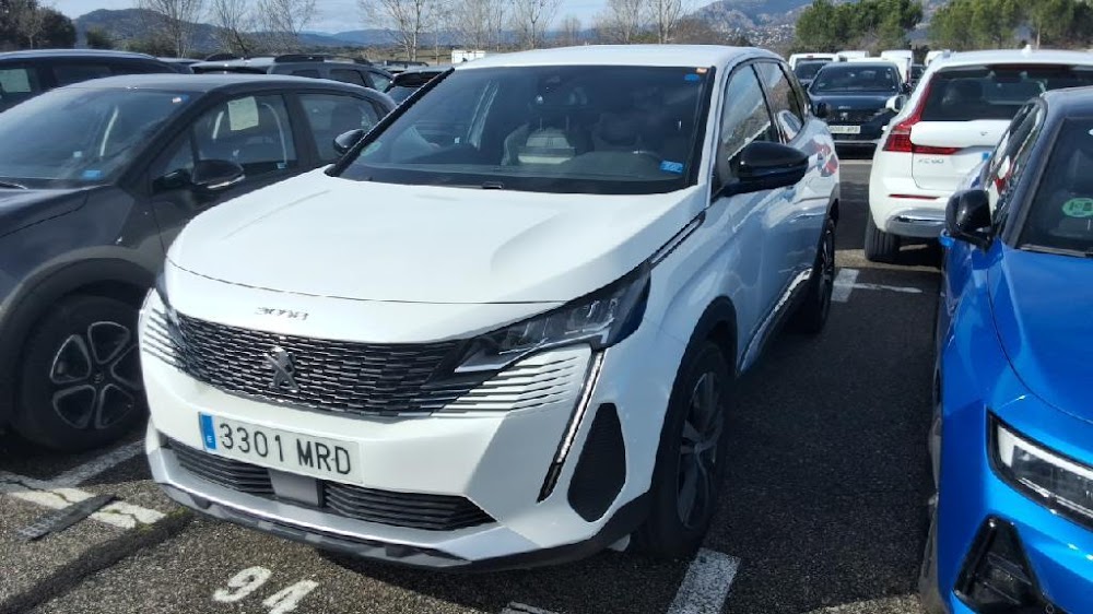 Peugeot 3008 3008 Allure Pack Gasolina 130 S&S 6 Vel. MAN