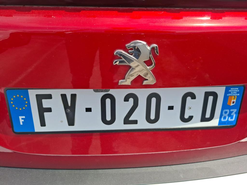 Peugeot 2008 BlueHDi 130 S&S EAT8 Allure Business 2020