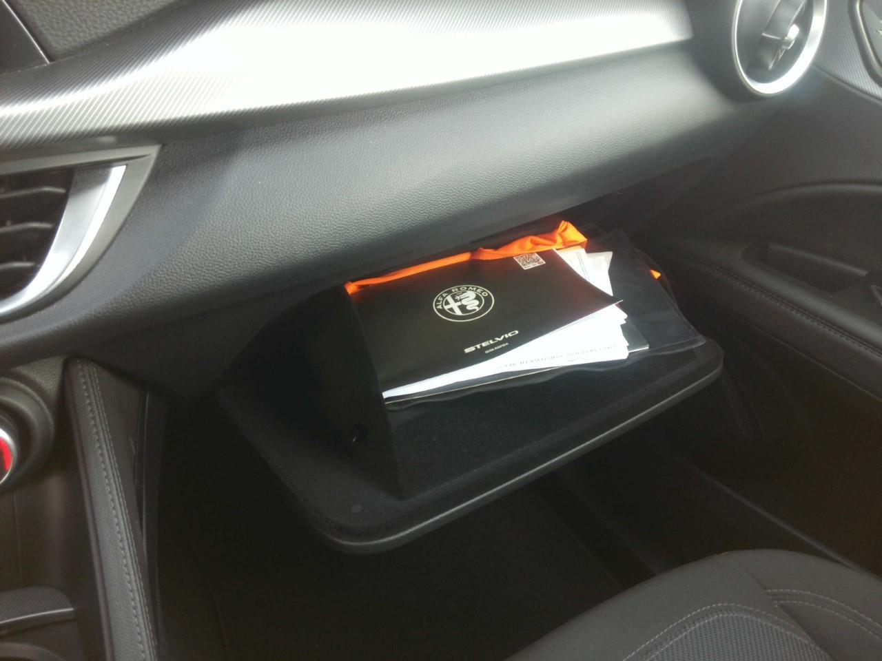 Foto Alfa Romeo Stelvio 17