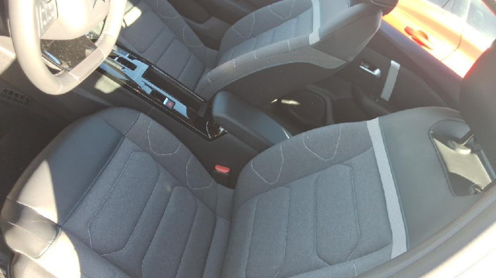 Foto Citroën C4 X 9