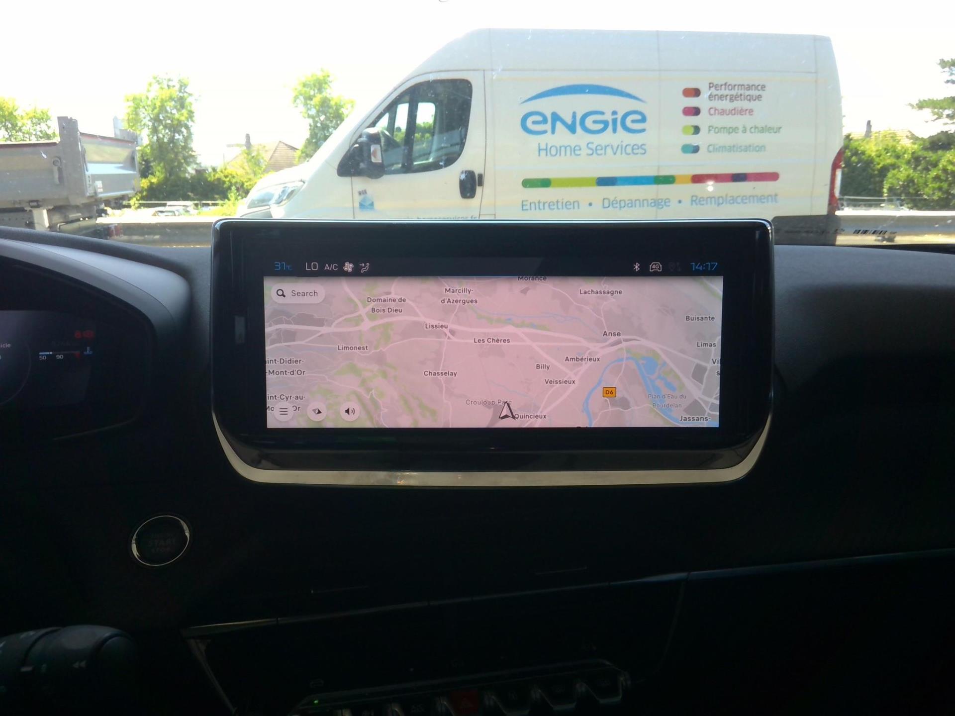 Peugeot 2008 Hybrid 145 e-DCS6 Allure 2025
