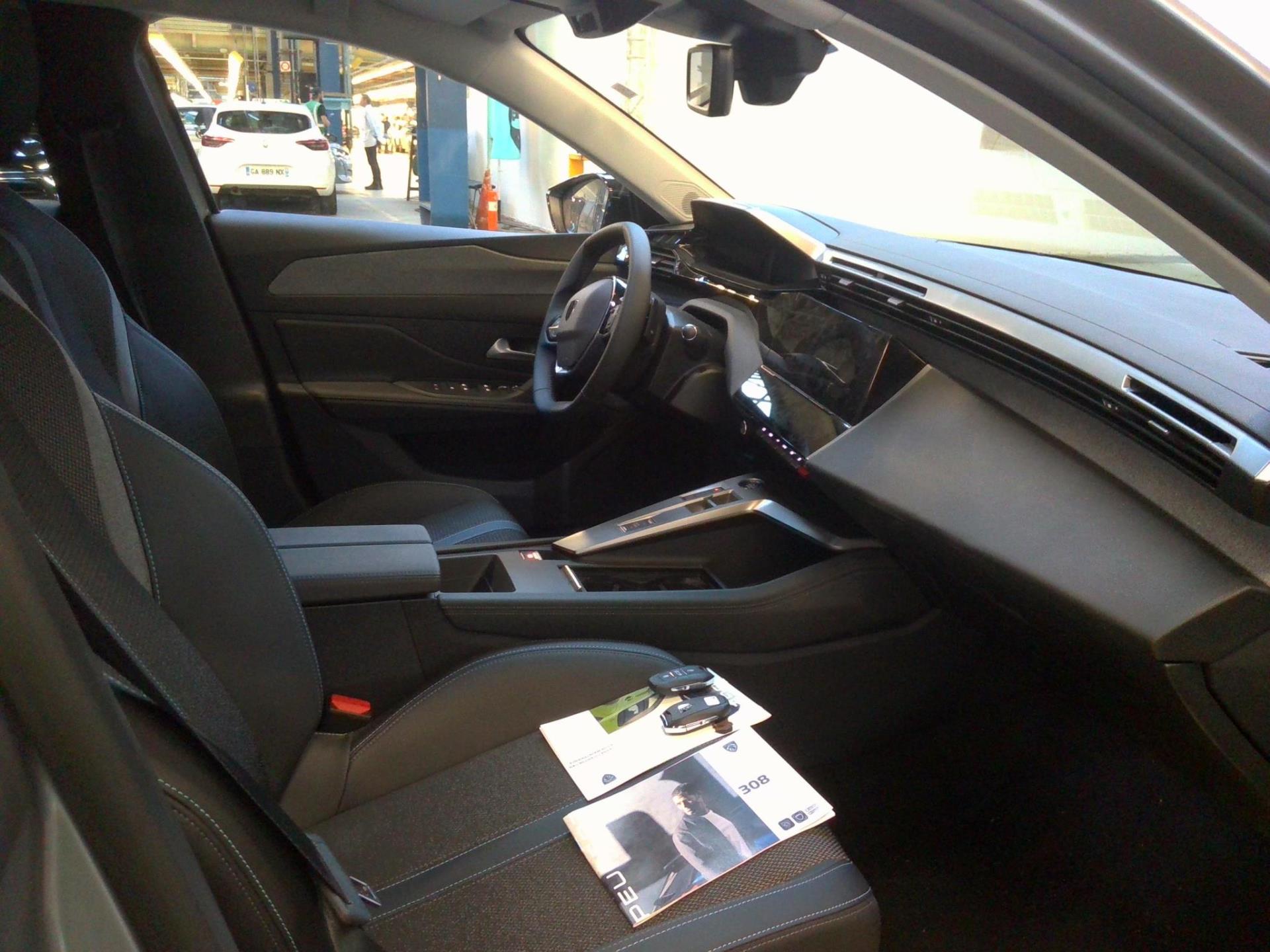 Peugeot 308 PHEV 180 e-EAT8 Allure 2024