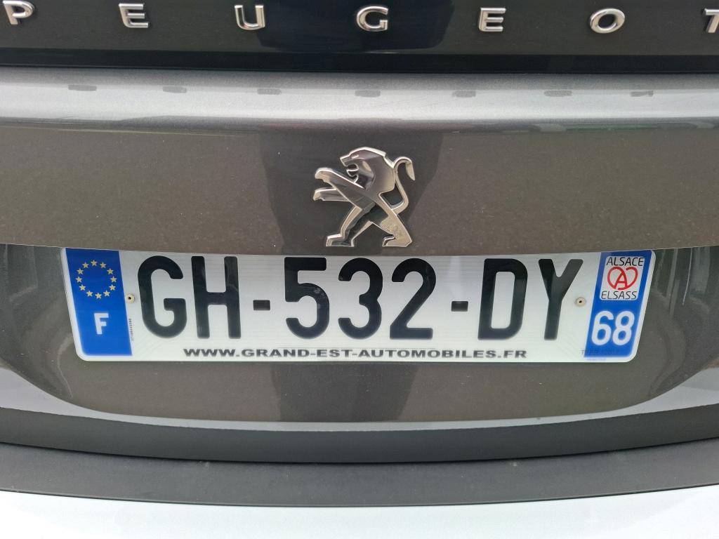 Peugeot 2008 BlueHDi 130 S&S EAT8 Allure 2022