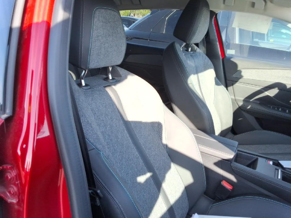 Foto Peugeot 408 13