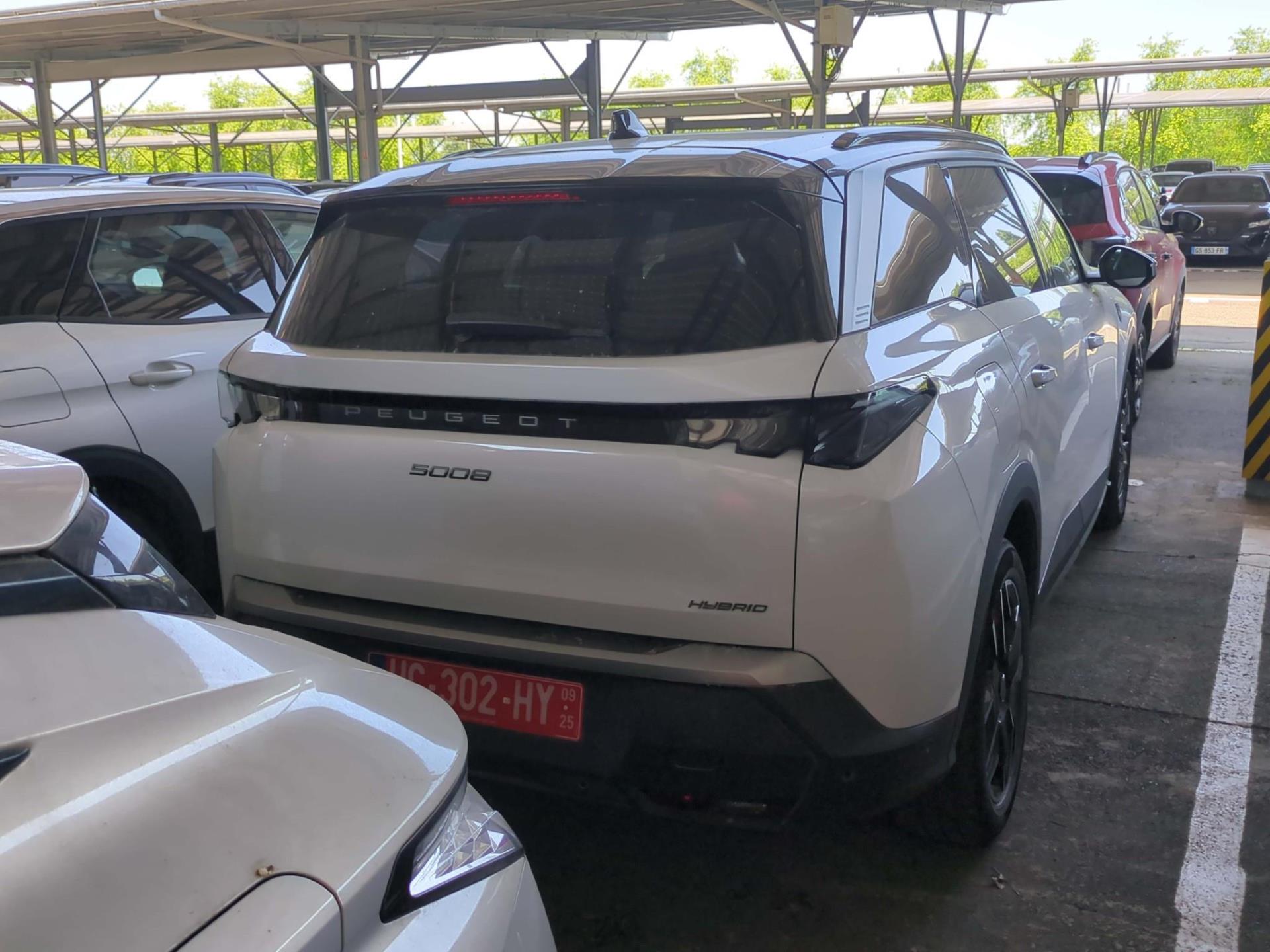 Peugeot 5008 Hybrid 136 e-DCS6 GT 2025