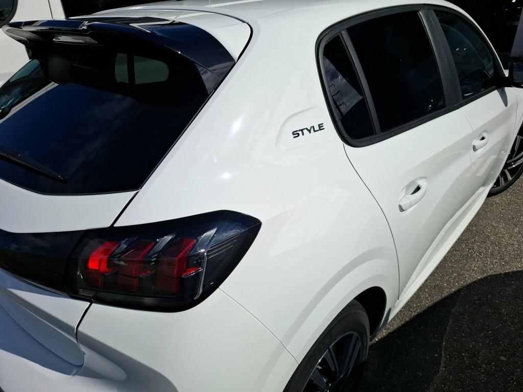 Peugeot 208 PureTech 100 S&S EAT8 Style 2023